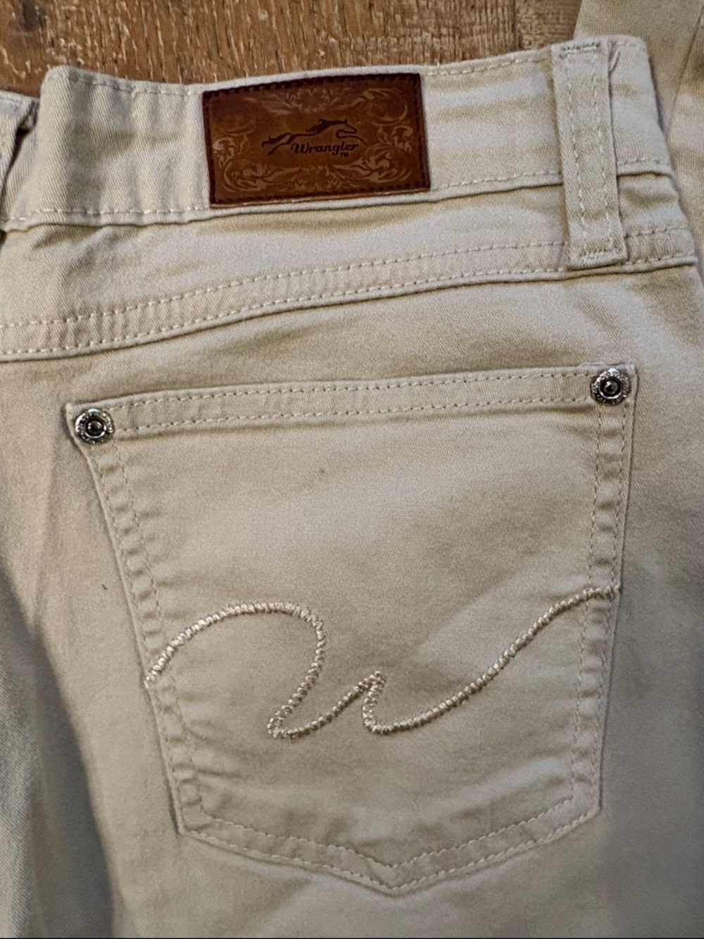 Classic Vintage Wrangler Women's Beige Jeans - Neutral Boot Cut Leg